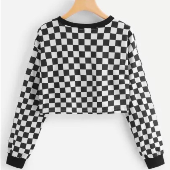 Checker color block cropped light sweat shirt. - Picture 2 of 6